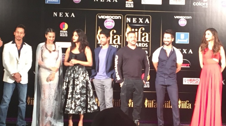 IIFA 2016 VIDEO: प्रियांका, दीपिकाला बॉलीवूडशी काही देणंघेण नाही; वाचाळवीर सलमानची टिप्पणी
