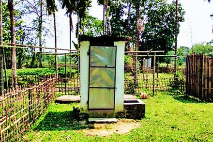 स्वच्छतेसाठीच्या दोन्ही योजना सदोष