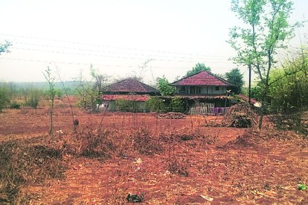 वेशीवरचे गावपाडे : वाढत्या धरणाच्या तोंडी