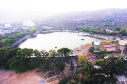 तलावांच्या शहराला झळाळी!