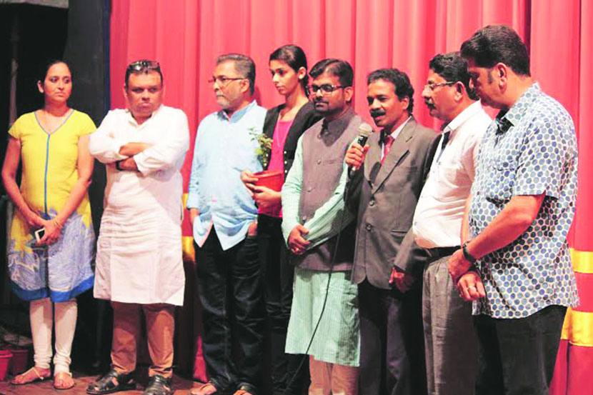 सांस्कृतिक विश्व : पुलकित महोत्सव : अष्टपैलू प्रतिभेचा लोभसवाणा आविष्कार सांस्कृतिक विश्व : पुलकित महोत्सव : अष्टपैलू प्रतिभेचा लोभसवाणा आविष्कार