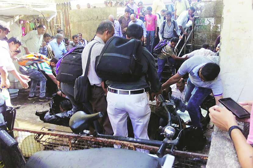 स्लॅबवरून हमरीतुमरी!