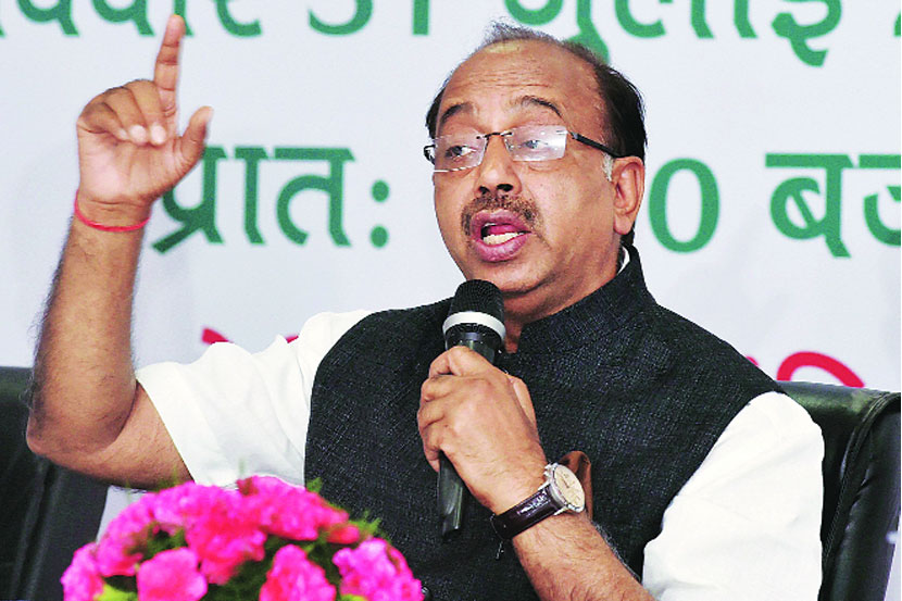 केंद्रीय क्रीडामंत्री विजय गोएल ऑलिम्पिक संदर्भात कार्यक्रमात बोलताना केंद्रीय क्रीडामंत्री विजय गोएल ऑलिम्पिक संदर्भात कार्यक्रमात बोलताना