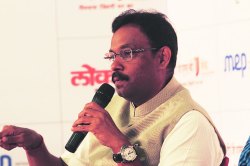 ‘सागर चौगुले यांच्या कुटुंबीयांना आर्थिक विवंचनेतून दिलासा देऊ’