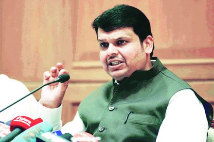 राज्य मंत्रिमंडळाच्या बैठकीत रस्त्यांच्या नुतनीकरणाचा प्रस्ताव मंजूर करण्यात आला.