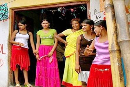 ‘देहविक्री करणाऱ्यांचे प्रश्न संवेदनशीलतेने हाताळणे आवश्यक’