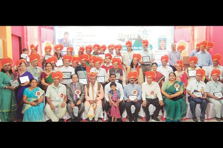 निगडी प्राधिकरण ज्येष्ठ नागरिक, मधुमेह रुग्ण संघ, चक्रव्यूह मित्रमंडळाच्या वतीने डॉक्टरदिनानिमित्त १०५ डॉक्टरांचा सत्कार अभिनेते डॉ. गिरीश ओक यांच्या हस्ते करण्यात आला.