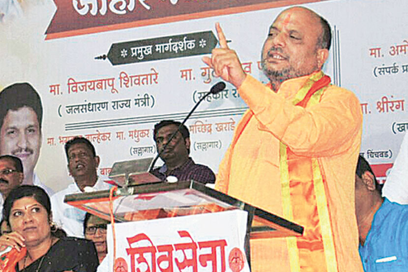 निगडीत शिवसेनेच्या मेळाव्यात गुलाबराव पाटील यांनी शिवसैनिकांना मार्गदर्शन केले.