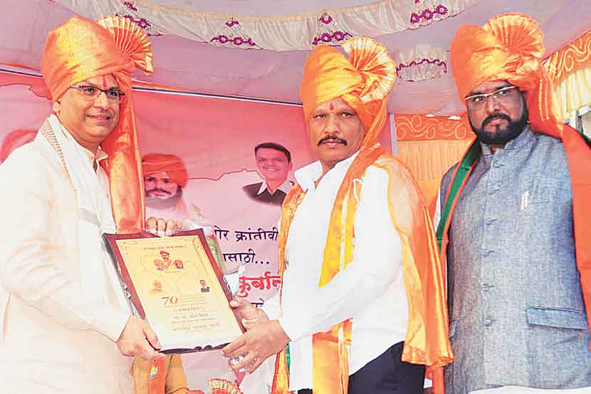 चिंचवड येथे आयोजित तिरंगा यात्रेच्या समारोपप्रसंगी केंद्रीय मंत्री जयंत सिन्हा यांचा शहराध्यक्ष लक्ष्मण जगताप व खासदार अमर साबळे यांच्या हस्ते सत्कार करण्यात आला.