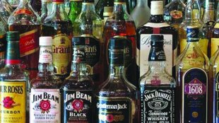 loksatta, marathi news paper, news paper, news online, marathi news, marathi news online, newspaper, news, latest news in marathi, current news in marathi,sport news in marathi, bollywood news in marathi Liqour siezed malegao nashik maharashtra police action