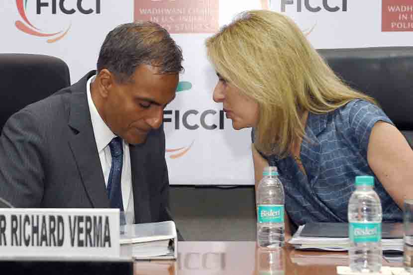 अमेरिका-भारत नाविन्य मंच स्थापनेप्रसंगी सोमवारी नवी दिल्लीत अमेरिकेचे भारतातील राजदूत रिचर्ड वर्मा व अमेरिकेच्या ऊर्जा उप मंत्री एलिझाबेथ शेरवूड-रॅन्डेल यांनीही वस्तू व सेवा करसारख्या आर्थिक सुधारणांमुळे उभय देशातील अर्थसहाय्याला बळकटी मिळेल, असा विश्वास व्यक्त केला. 