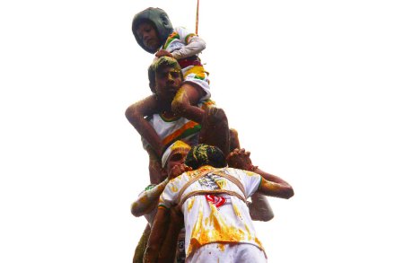 दहीहंडीच्या सरावाची घागर उताणी!
