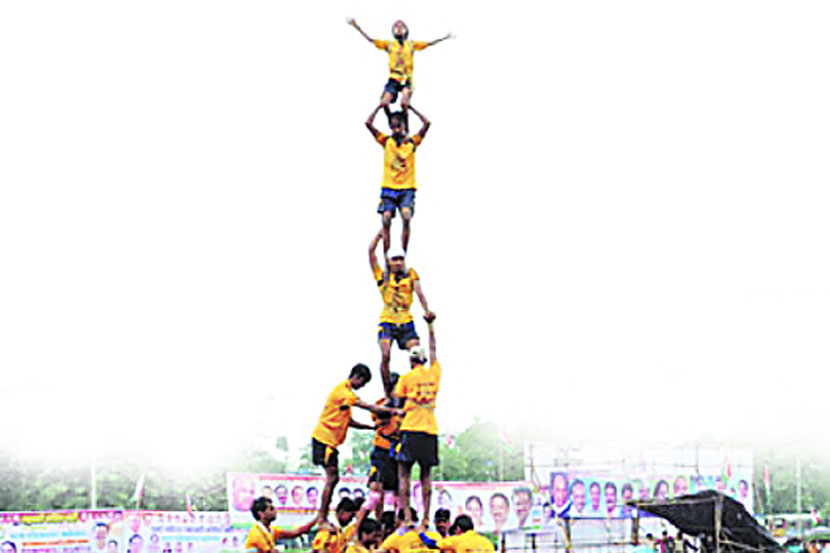 हंडीबाजांची माघार