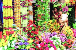 गणेशाच्या आगमनासाठी बाजारपेठा सज्ज