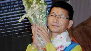 Former Arunachal CM , CM Kalikho Pul , sharmila irom , Loksatta, Loksatta news, Marathi, Marathi news