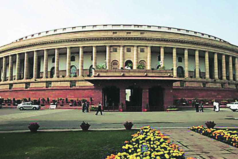 पंतप्रधान नरेंद्र मोदी आणि राहुल गांधींचा दुर्मीळ फोटो पाहिलात?