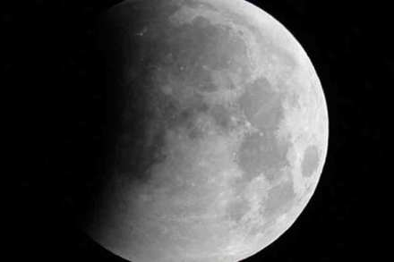 मून एक्स्प्रेसच्या मदतीने चंद्रावर अस्थिविसर्जन शक्य होणार