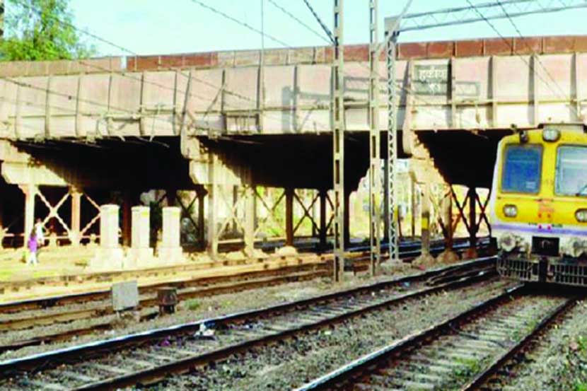 पालिका, रेल्वे एकत्र कधी येणार? पालिका, रेल्वे एकत्र कधी येणार?