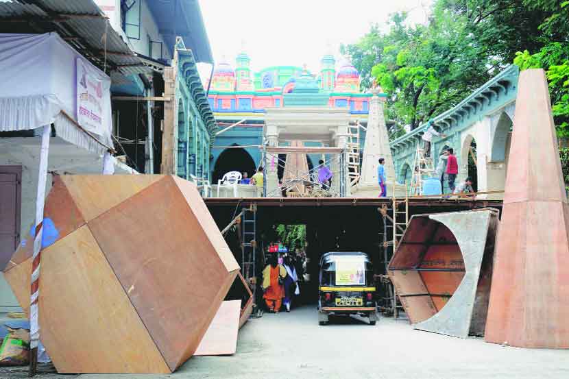 पुणेकरांना सजा, मंडळांची वट