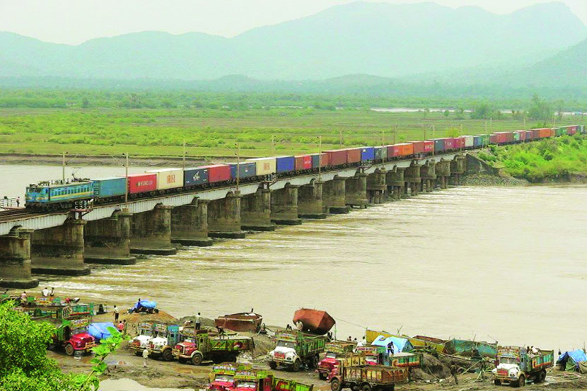 वाळूमाफियांवर कारवाईचे महसूलमंत्र्यांचे आदेश