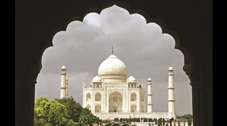 Taj Mahal visits , Limit Taj Mahal , ASI, Toursis palces in India, Loksatta, Loksatta news, Marathi, Marathi news Taj Mahal visits , Limit Taj Mahal , ASI, Toursis palces in India, Loksatta, Loksatta news, Marathi, Marathi news