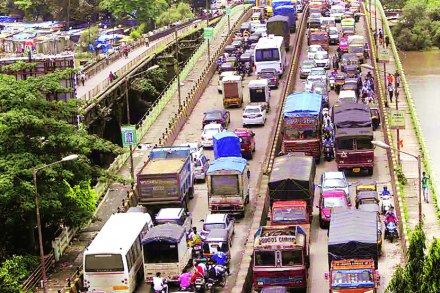 फेर‘फटका’ : वाहतूक कोंडीमुळे गुदमरलेले ठाणे