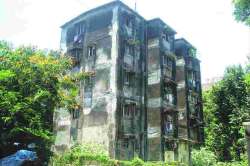 दहा हजार इमारतींचे छप्पर अधांतरी?