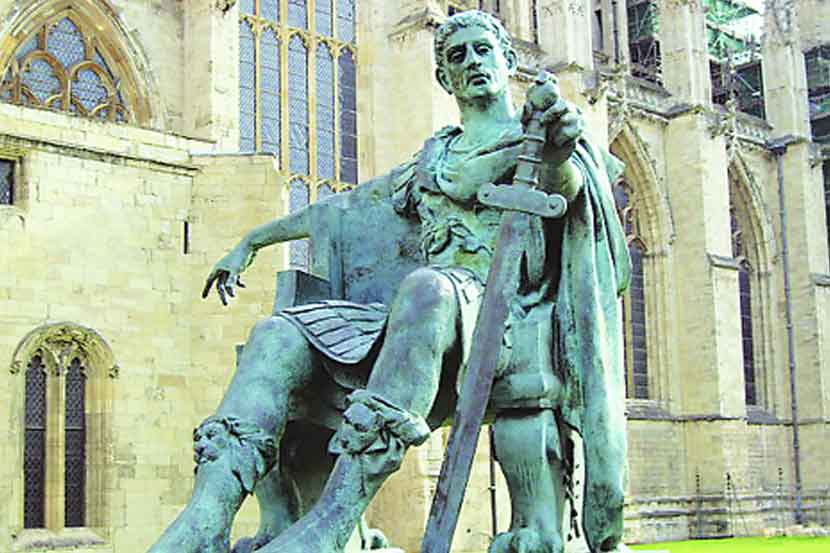 सम्राट कॉन्स्टंटाइनचा इंग्लंडच्या यॉर्क शहरातील पुतळा.