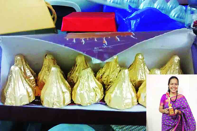 चॉकलेटच्या आवडीतून मोदकांचा उद्योग
