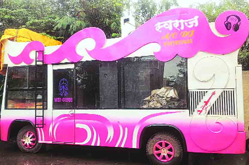 ‘डीजे रथा’ला एक लाखांचा दंड