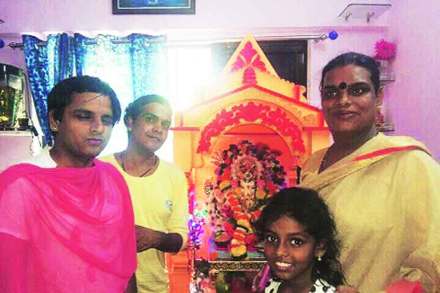 गणेशोत्सवातील संस्कृती-दर्शन : गणेशोत्सवातून तृतीयपंथीयांच्या दातृत्वाची प्रचीती गणेशोत्सवातील संस्कृती-दर्शन : गणेशोत्सवातून तृतीयपंथीयांच्या दातृत्वाची प्रचीती