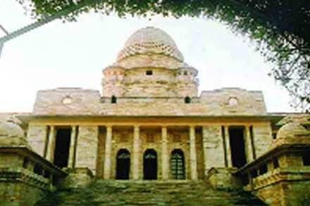 वकिलाच्या चुकीचा फटका पक्षकाराला बसू नये वकिलाच्या चुकीचा फटका पक्षकाराला बसू नये