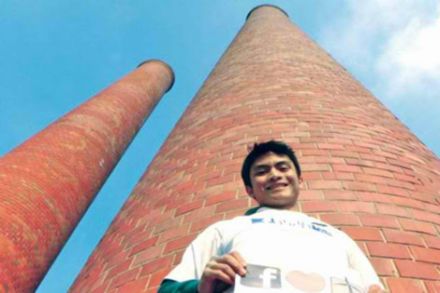 मुळचा फिलिपिन्सचा असलेल्या रात्झिल नावाच्या मुलाला ४० नावे आहेत. ( छाया सौजन्य : Filipknow ) मुळचा फिलिपिन्सचा असलेल्या रात्झिल नावाच्या मुलाला ४० नावे आहेत. ( छाया सौजन्य : Filipknow )