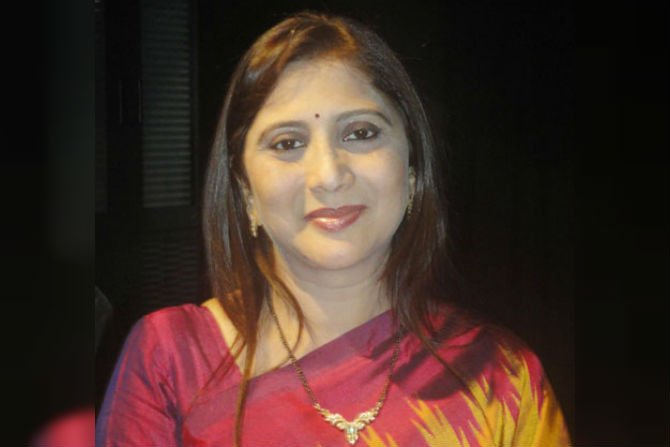 रेल्वे प्रवासात उंदीर ठरला अभिनेत्री निवेदिता सराफांची डोकेदुखी