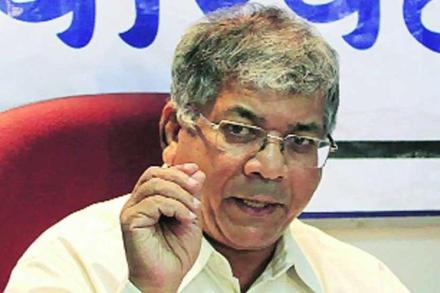 Prakash Ambedkar ,माजी खासदार प्रकाश आंबेडकर