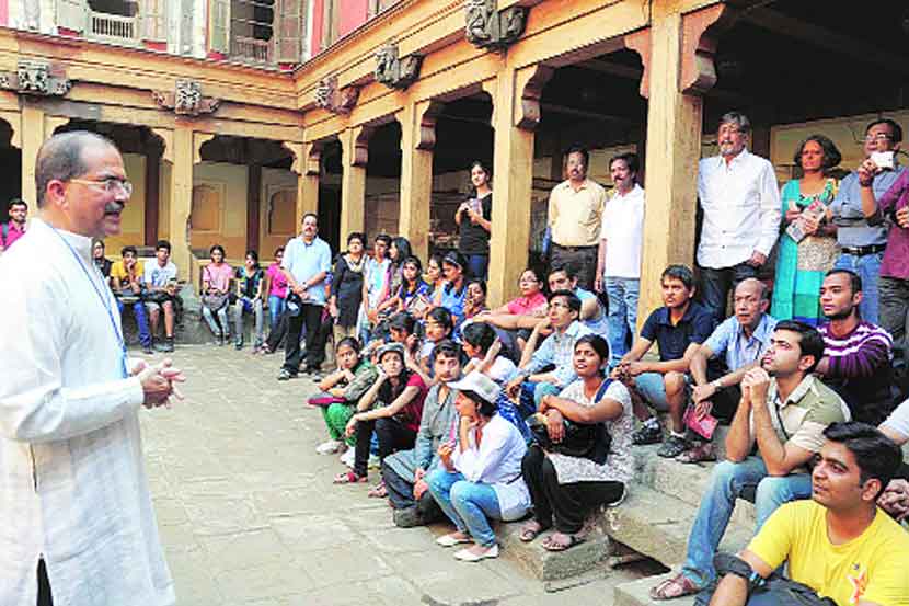 पुण्यात दाखवण्यासारखे बरेच काही आहे, पण..