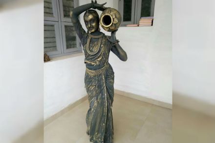कर्नाटकमधल्या मॉर्डन स्कूलमध्ये नववीत शिकणारी हि विद्यार्थींनी आहे. कर्नाटकमधल्या मॉर्डन स्कूलमध्ये नववीत शिकणारी हि विद्यार्थींनी आहे.