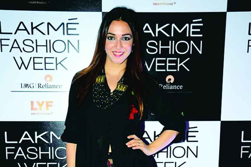 Wear हौस : ब्लॅक अ‍ॅण्ड ब्यूटिफुल
