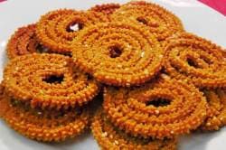 कशा बनवायच्या तांदळाच्या चकल्या? | How to make Rice Chakali