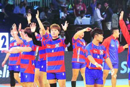 आम्ही जगज्जेते झालो तरी मायदेशी कौतुक होणार नाही!