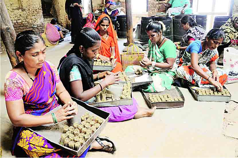 सोलापूरच्या विडी उद्योगावर संक्रांत? सोलापूरच्या विडी उद्योगावर संक्रांत?