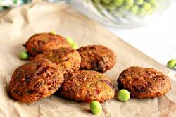 कसे बनवायचे बटाटा-मटार वडे? | How to make veg cutlet