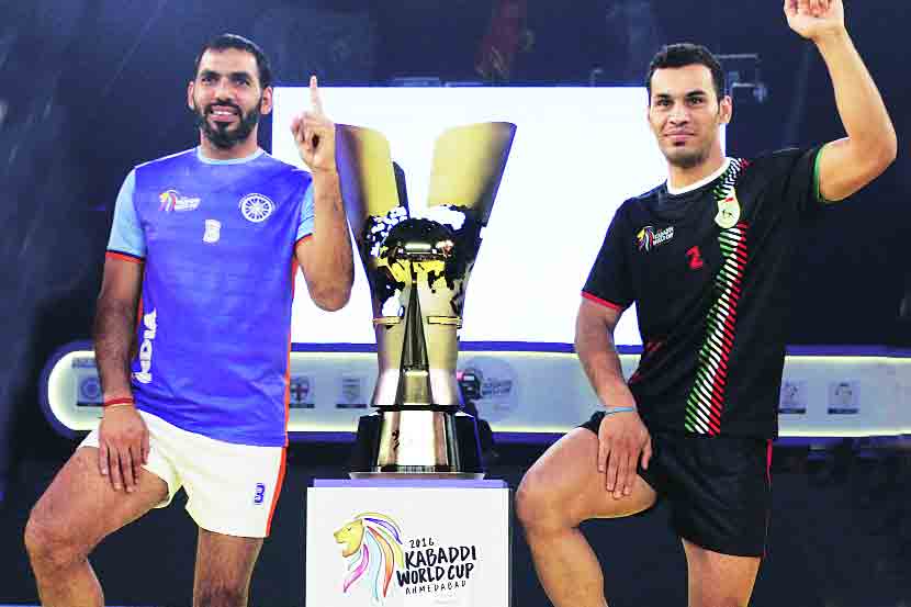 विश्वचषकासह अंतिम फेरीत पोहोचलेल्या भारताचा कर्णधार अनुप कुमार (डावीकडे) आणि इराणचा कर्णधार मेराज शेख. 