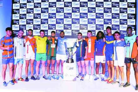 विश्वचषकासह १२ देशांचे कर्णधार