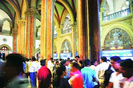 सीएसटी परिसरात पर्यटकांसाठी निरीक्षण स्थळ