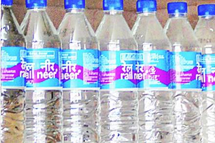प्रवाशांसाठी अध्र्या लिटरचे ‘रेल नीर’