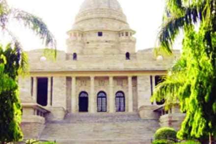 समाजात प्रतिष्ठा असलेल्यांनी अधिक जबाबदारीने वागण्याची गरज समाजात प्रतिष्ठा असलेल्यांनी अधिक जबाबदारीने वागण्याची गरज