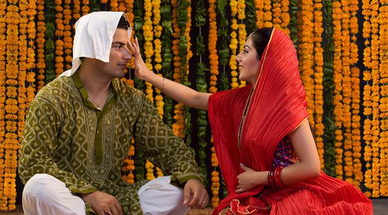 बहिण आपल्या भावासाठी शुद्ध द्वितीयाच्या शुभ मुहूर्तावर औक्षण करते. (संग्रहित छायाचित्र)