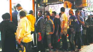 ATMs not equipped to dispense new notes, 500 and Rs 2000 notes , demonetisation move, ATM machines, Prime Minister Narendra Modi , Loksatta, Loksatta news, Marathi, Marathi news