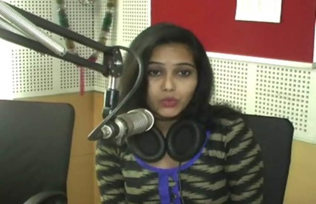 गुंडाच्या भीतीने निधीने रेडिओ जॉकीचे काम सोडण्याचा निर्णय घेतला होता.